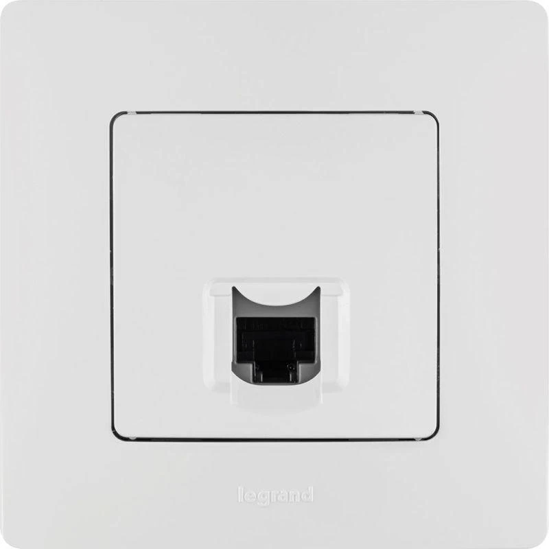 Розетка компьютерная 1-м СП Etika RJ45 кат.5E UTP механизм бел. IEK 672241 2