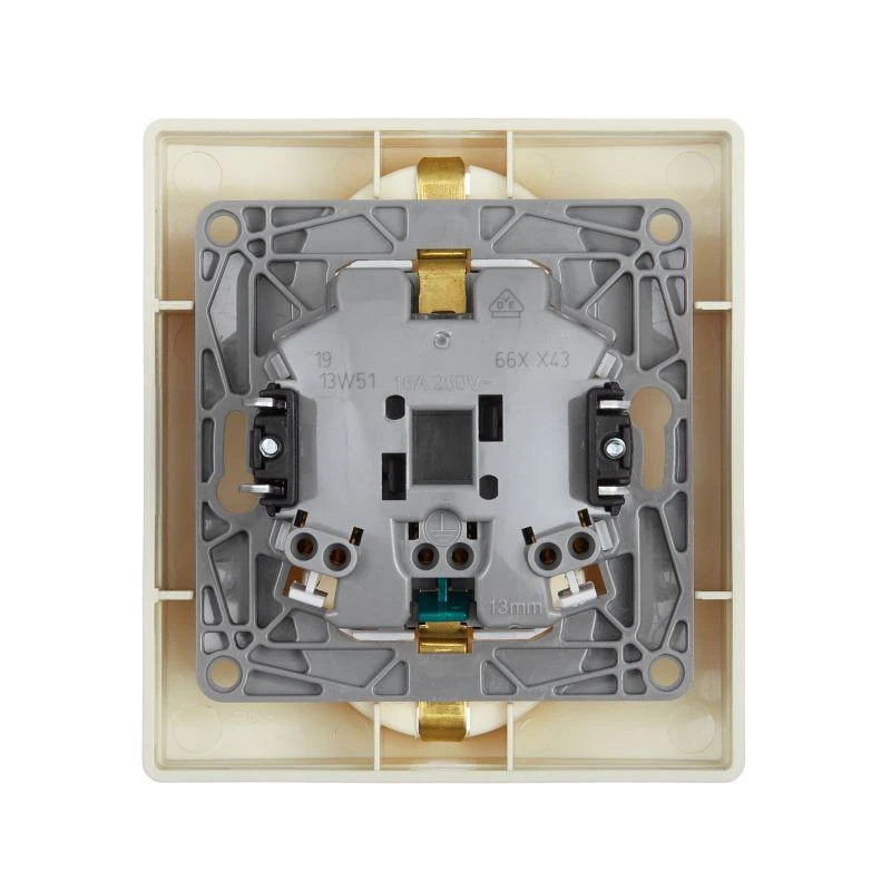Розетка 2-м СП Etika 16А IP31 250В 2х2P+E с заземл. защ. шторки немецк. стандарт безвинт. клеммы сл. кость Leg 672333 2