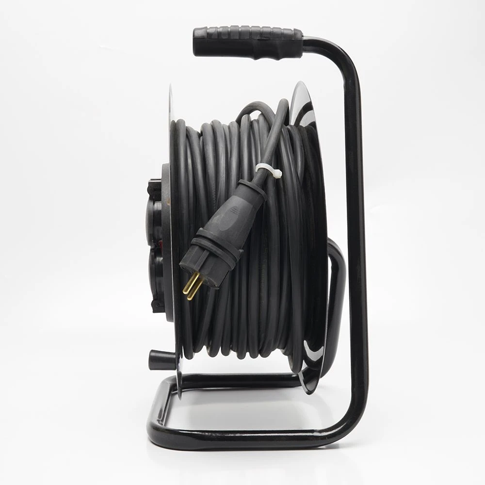 Удлинитель на металлической катушке Stekker PRF01-41-30, 30м, 4 гнезда с/з, 3*2,5, черный, серия Professional (УХз-16) 39221 1