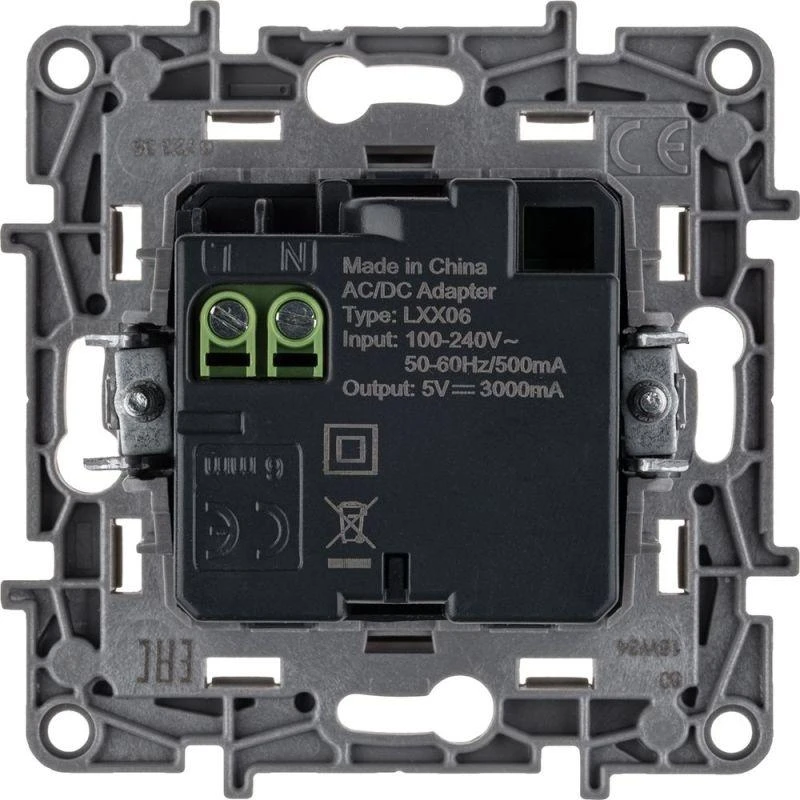 Устройство зарядное Etika с 2-мя USB разъемами C и C 240В/5В 3000мА сл. кость IEK 672335 2