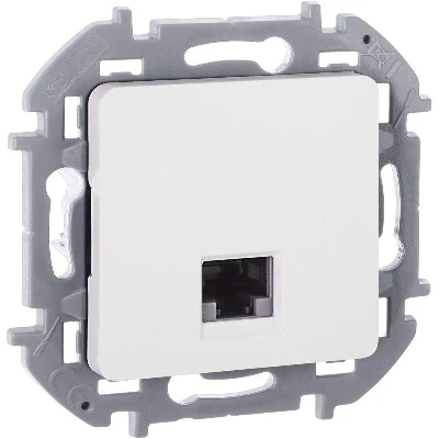 Розетка компьютерная Inspiria RJ45 кат.6 UTP механизм бел. IEK 673830