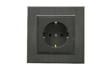 Розетка 1-м Karea LINE STAR с заземл. дым. металлик Makel 86050028