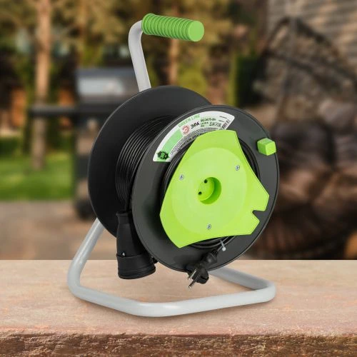 Удлинитель на пластик. катушке 1х30м без заземл. 6А IP44 GREEN LINE GAZ-2x0.75-30m ПВС 2х0.75 Эра Б0065111 1