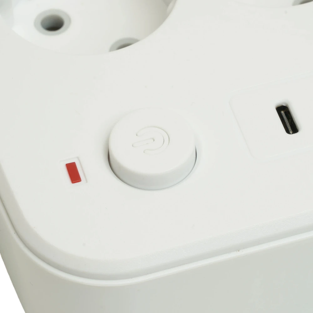 Удлинитель 3-местный c/з 3x1 мм2, 3 м, 250В, 10А, 4USB+2Type-C 2,4А, серия Home, белый STEKKER HM09-36-02 49979 4
