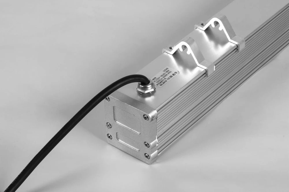 Светодиодный линейный прожектор Feron LL-879 Lux 18W 6500K 230V IP65 32049 1