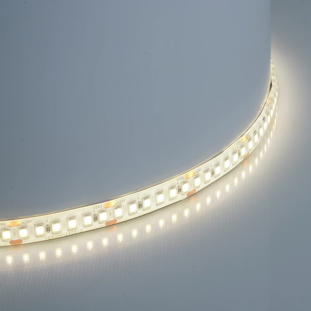 Светодиодная LED лента Feron LS512, 180SMD(2835)/м 16Вт/м 24V 5000*10*2.3мм 6000К IP65 51827 3