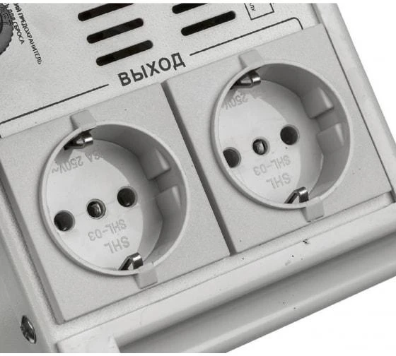Стабилизатор напряжения АСН-1500Н/1-Ц Lux 1ф 1.5кВт настен. IP20 Ресанта 63/6/20 2