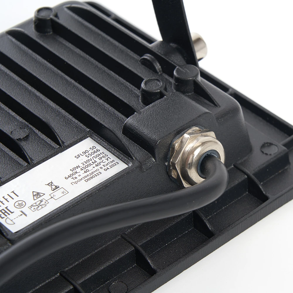 Светодиодный прожектор SAFFIT SFL90-50 IP65 50W 6400K черный 55066 4