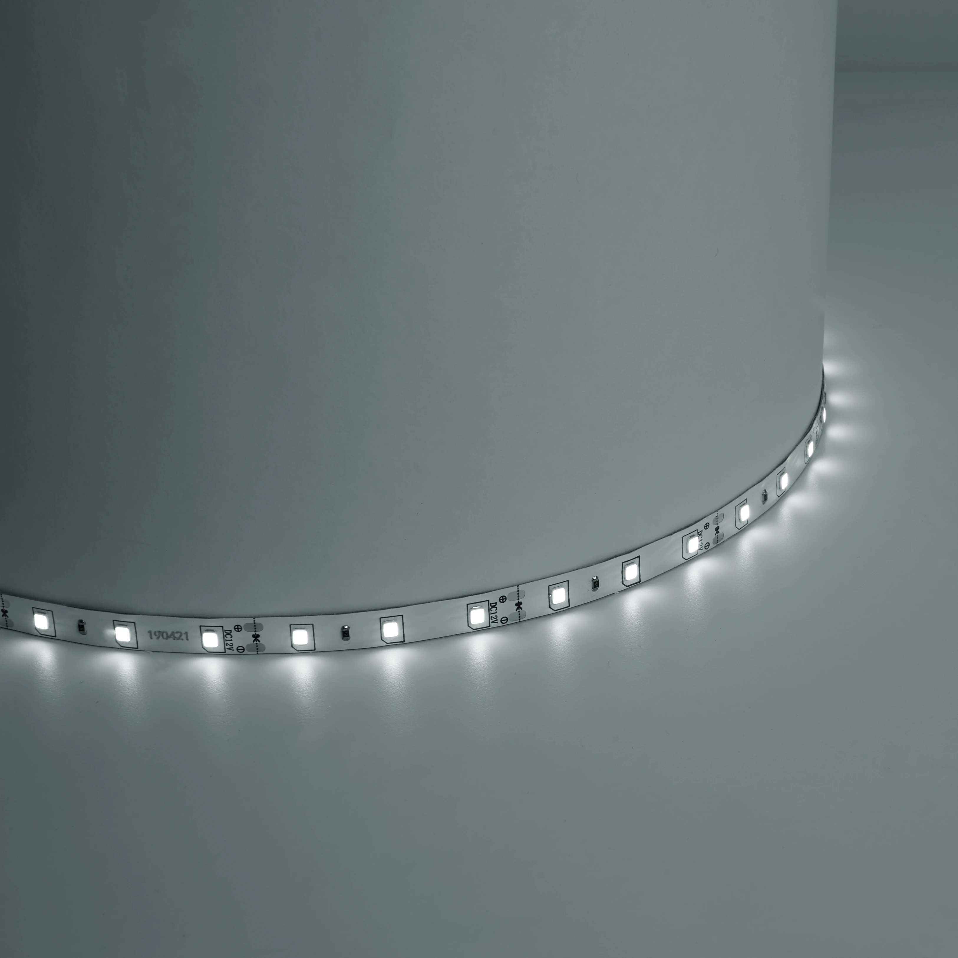 Светодиодная LED лента Feron LS603, 60SMD(2835)/m 4.8W/m 12V 5m 4000К 41446 2