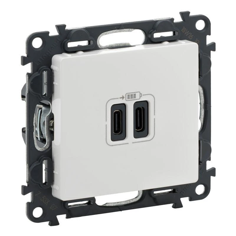 Устройство зарядное Valena Life с 2-мя USB-разъемами тип C-тип C 240В/5В 3000мА с лиц. панелью бел. Leg 753107 1