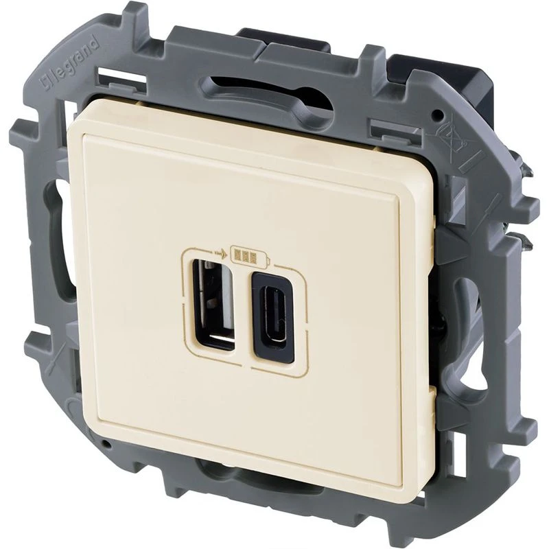 Устройство зарядное Inspiria с 2-мя USB разьемами A и C 240В/5В 3000мА сл. кость IEK 673761 1