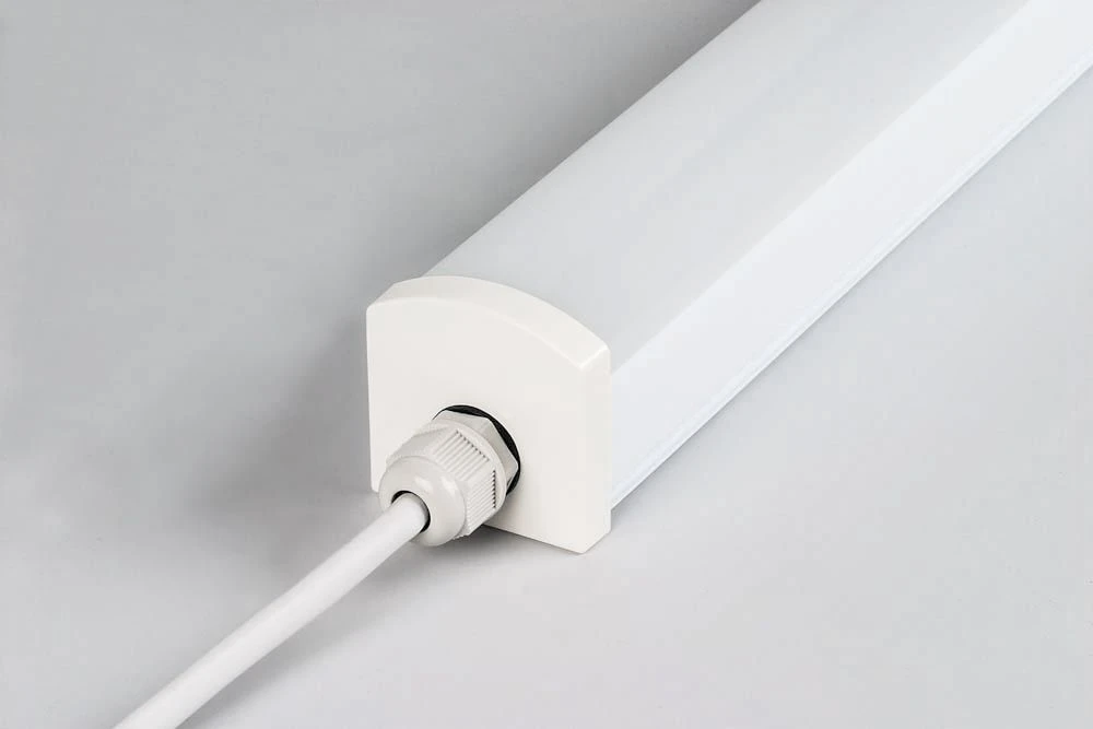 Светодиодный светильник 240LEDs 6400K 36W в пластиковом корпусе IP65, AL5051 28650 1