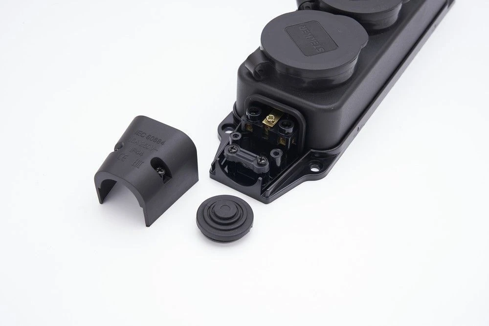 Розетка переносная 4-местная c/з, STEKKER, RST16-24-44, 250В, 16А, IP44, черный 39019 1