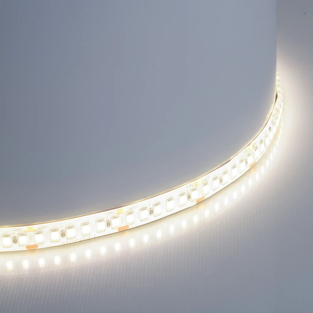 Светодиодная LED лента Feron LS512, 180SMD(2835)/м 16Вт/м 24V 5000*10*2.3мм 6000К IP65 51827 4