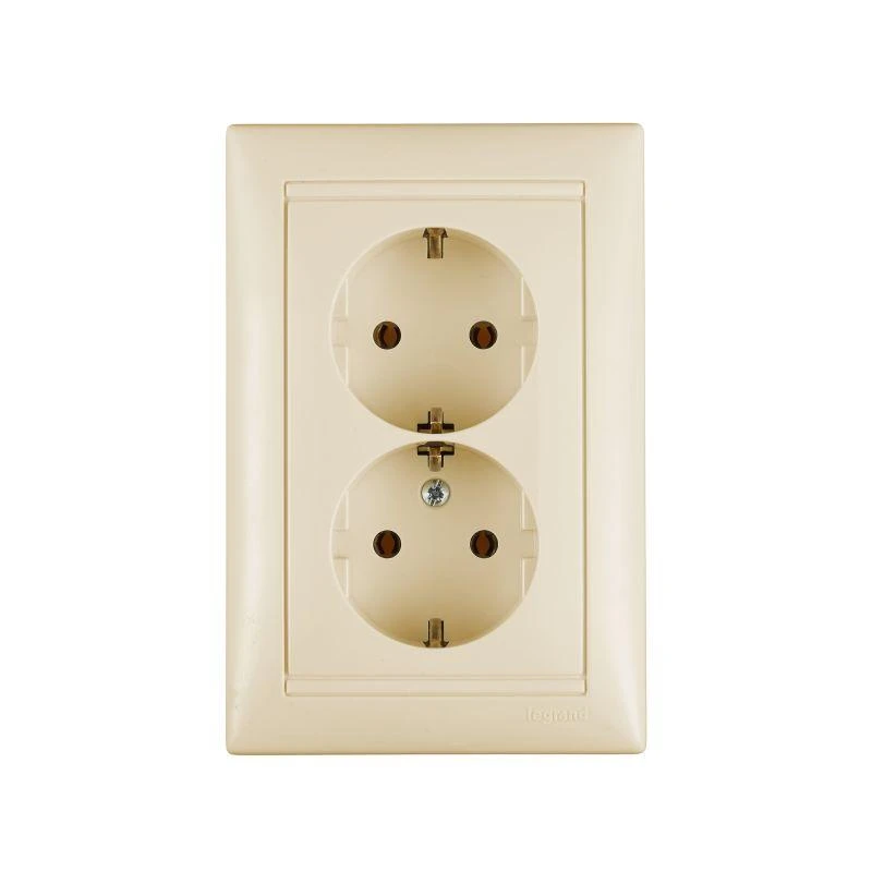 Розетка 2-м СП Valena 16А IP20 2P+E с заземл. немецк. стандарт сл. кость (DIY-упак.) Leg 695616 1