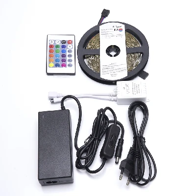 Светодиодная LED лента Feron LS606, 60SMD(5050)/m 14.4W/m 12V 5m RGB c адаптером с вилкой, контроллером с пультом в комплекте 27706