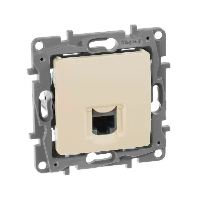 Розетка компьютерная 1-м СП Etika RJ45 кат.5E UTP IP20 механизм сл. кость IEK 672341