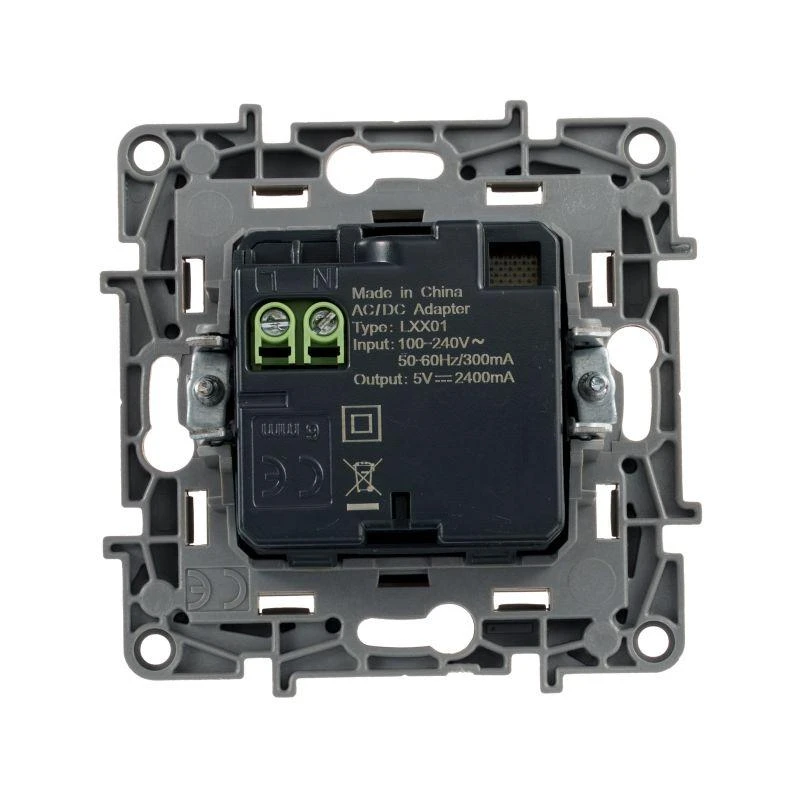 Розетка USB 2-м СП 2мод. Etika 240В/5В 2400мА механизм сл. кость Leg 672394 1