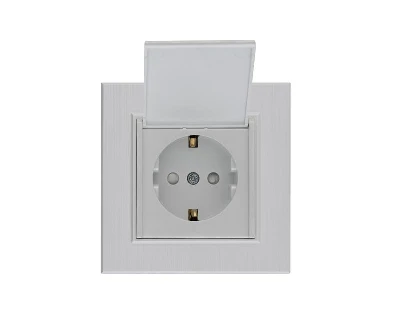 Розетка 1-м с крышкой Karea LINE STAR с заземл. жемчуж. Makel 86100029